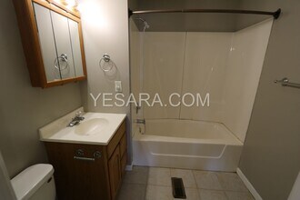 117 Indian Terrace in Burlington, IA - Building Photo - Building Photo