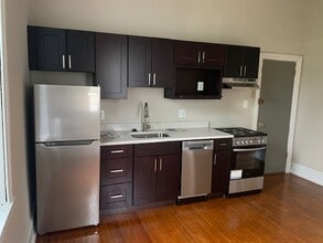 3827 Walnut St, Unit 2F in Philadelphia, PA - Building Photo - Building Photo