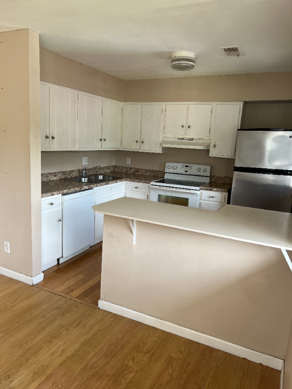 property at 1209 1231 S Lincoln Park Dr