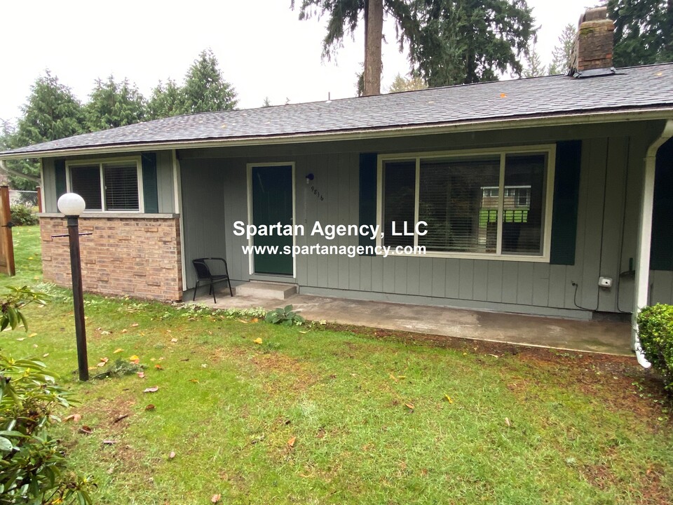 9816 116th St E, Unit 9816 in Puyallup, WA - Foto de edificio