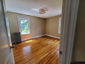 58 Whiting St in Hamden, CT - Building Photo - Building Photo