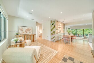 1940 SW 32nd Pl in Miami, FL - Building Photo - Building Photo