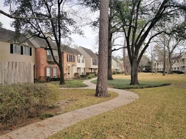 13008 Trail Hollow Dr
