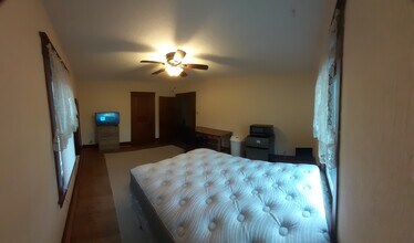 409 17th Ave in Moline, IL - Foto de edificio - Building Photo