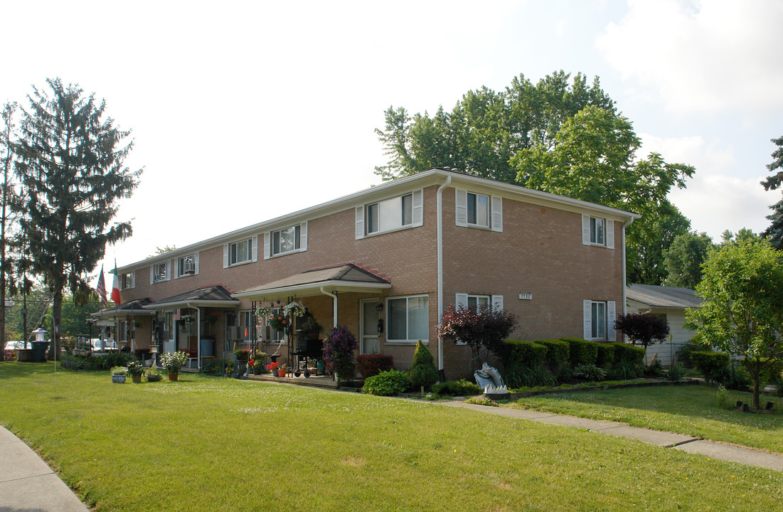 5780 N Meadows Blvd in Columbus, OH - Building Photo