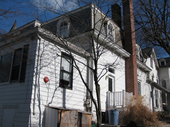 82-84 Fairview Pl in Sea Cliff, NY - Building Photo - Building Photo