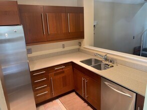 23951 Arroyo Park Dr in Santa Clarita, CA - Building Photo - Building Photo