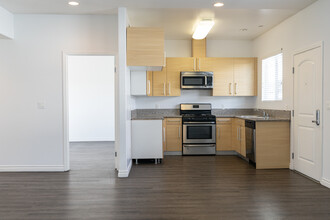 Keswick 45 in North Hollywood, CA - Building Photo - Building Photo