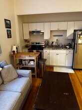 202 St Paul St in Brookline, MA - Foto de edificio - Building Photo