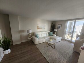 1505 N Riverside Dr in Pompano Beach, FL - Building Photo - Building Photo