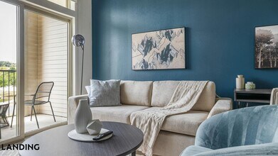 1900 Airport Commerce Dr, Unit 2219 in Austin, TX - Foto de edificio - Building Photo