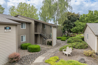 The Park at Greenway in Beaverton, OR - Foto de edificio - Building Photo