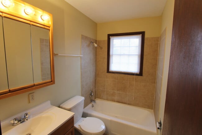 8844 Spaulding Cir in Omaha, NE - Building Photo - Building Photo