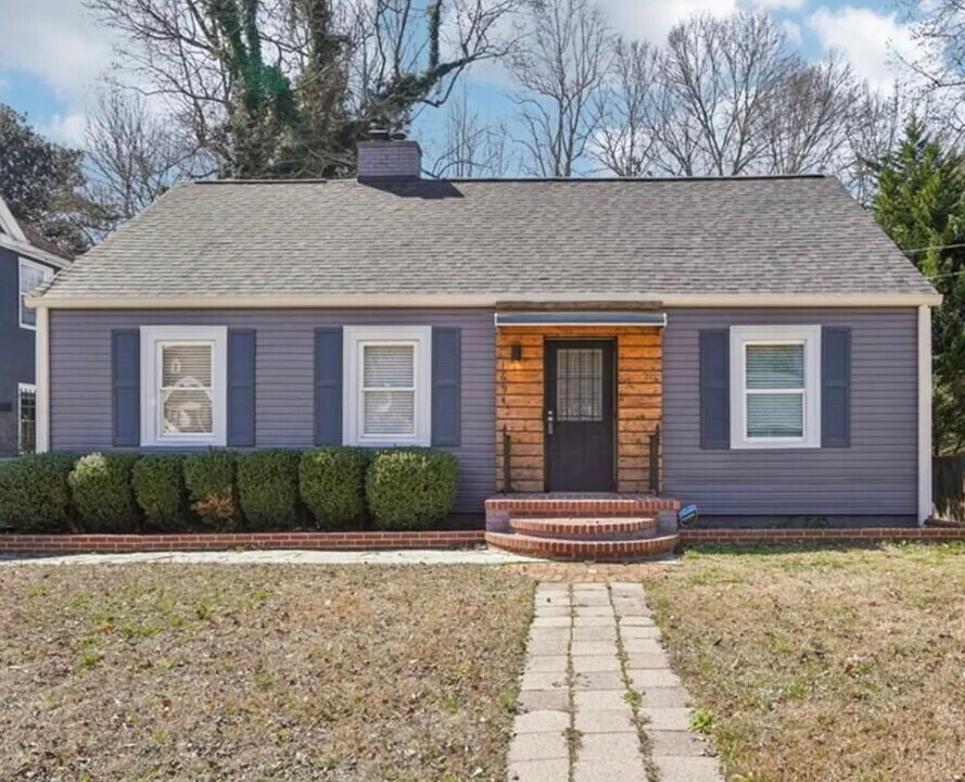 1694 Kenmore St SW in Atlanta, GA - Building Photo