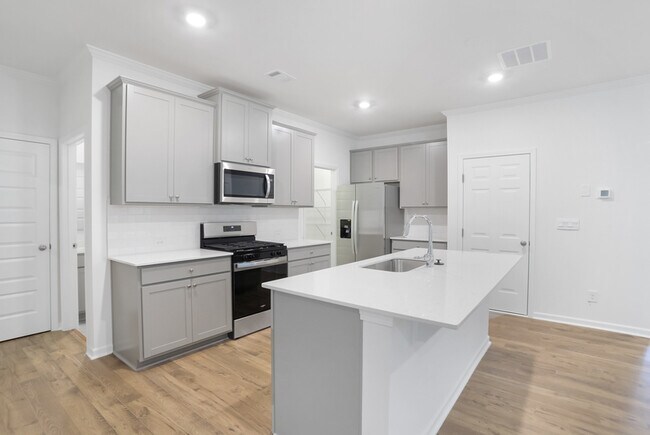 6096 Knickerbocker St in Mableton, GA - Building Photo - Building Photo