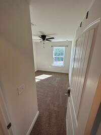 155 Iron Horse Dr E photo'