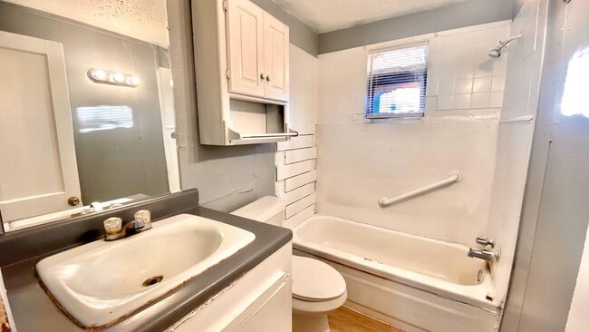 2104 Upland Ave in Lubbock, TX - Building Photo - Building Photo