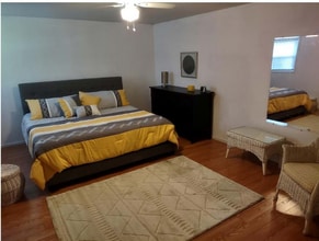 6470 SW Burlingame Pl in Portland, OR - Building Photo - Building Photo