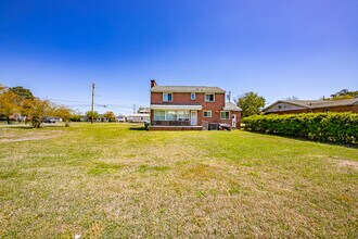 913 Bern St in New Bern, NC - Building Photo - Building Photo