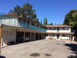 Mariposa Apartments in Mountain View, CA - Building Photo - Building Photo