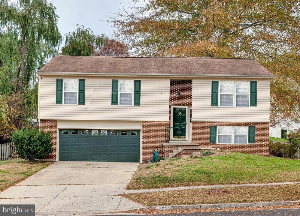 9701 Grandhaven Ave in Upper Marlboro, MD - Building Photo