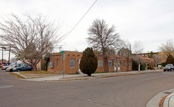 902 Tijeras Ave NW in Albuquerque, NM - Foto de edificio - Building Photo