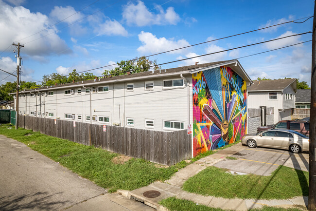 The Yellowstone Apartments in Houston, TX - Foto de edificio - Building Photo