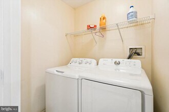 10736 Folkestone Way in Ellicott City, MD - Building Photo - Building Photo