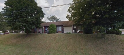 366 S Railroad St in Killbuck, OH - Foto de edificio - Building Photo