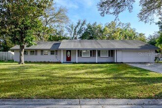 715 Debra Lynne Dr in Brandon, FL - Building Photo - Building Photo