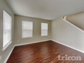 1621 Bridgecreek Crossing in Greenwood, IN - Building Photo - Building Photo