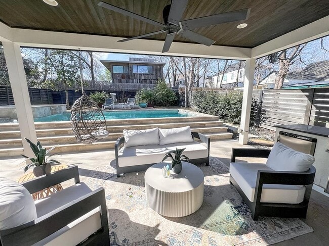 property at 1304 Oxford Ave
