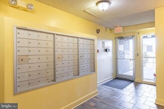 75 S Reynolds St in Alexandria, VA - Building Photo - Building Photo