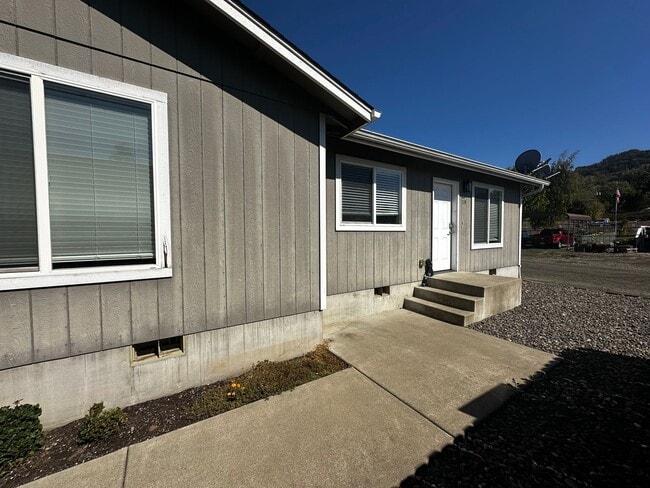 property at 117-119 Garden Ln.