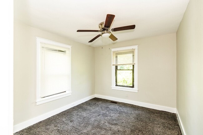 5617 Hodiamont Ave in Jennings, MO - Building Photo - Building Photo