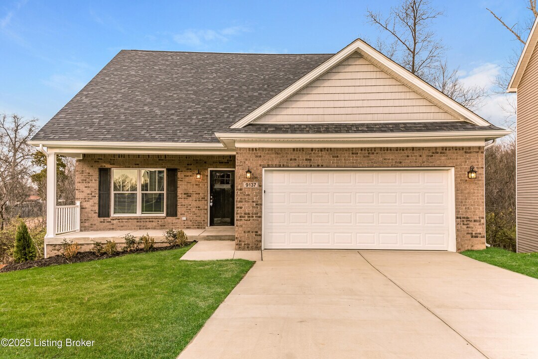 9137 River Trail Dr in Louisville, KY - Building Photo