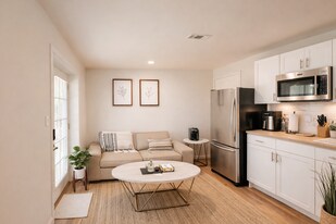 7209 Carriage Hill Dr, Unit Lower Level in Laurel, MD - Building Photo