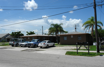 5685 Flagler St in Hollywood, FL - Building Photo - Building Photo