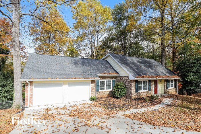 2440 Thompson Mill Rd in Gainesville, GA - Building Photo