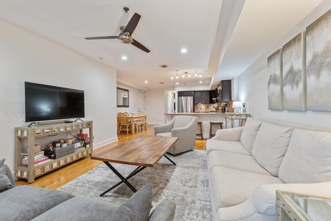 309 Grand St in Hoboken, NJ - Building Photo