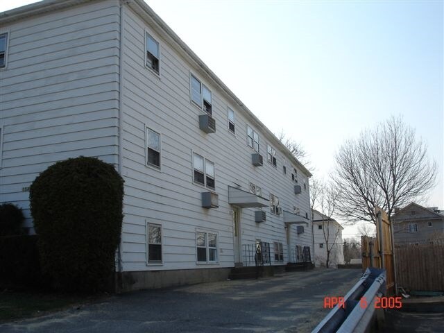 15A S Stowell St in Worcester, MA - Building Photo