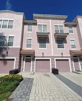 8000 Cool Breeze Dr in Orlando, FL - Building Photo