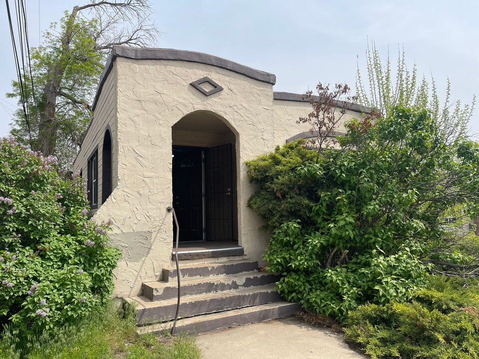 1017 16th St in Greeley, CO - Foto de edificio