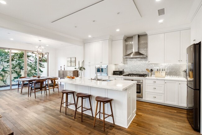 property at 132 Rotunda