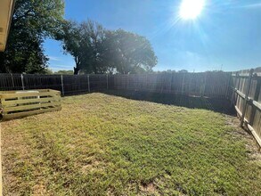 105-107 Sunburst Ct in Weatherford, TX - Foto de edificio - Building Photo