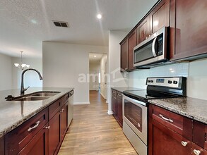 9308 Java Fern Ct in Jacksonville, FL - Foto de edificio - Building Photo