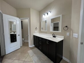10806 Owyhee Vw in Austin, TX - Building Photo - Building Photo