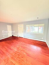 18711 Schoolcraft Rd in Detroit, MI - Foto de edificio - Building Photo