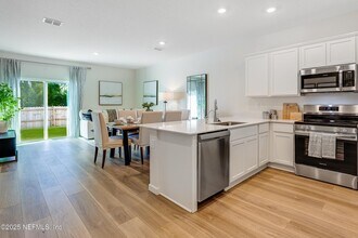 542 Holly Lakes Dr in Orange Park, FL - Building Photo - Building Photo