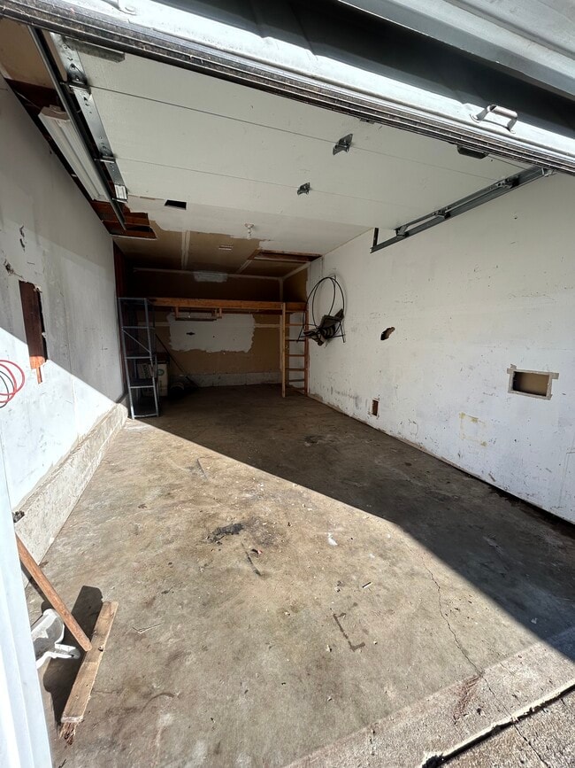 18000 Weaver Ct, Unit 2 Bed in Sandy, OR - Foto de edificio - Building Photo